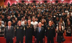 SOLOTÜRK pilotları Antalya'da öğrencilerle buluştu