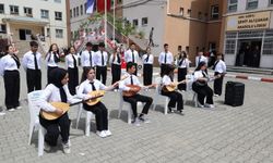 Adana, Mersin ve Hatay'ın ilçelerinde Atatürk'ü Anma, Gençlik ve Spor Bayramı kutlandı