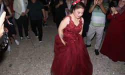 Adana'da down sendromlu Birdane'nin gelinlik giyme hayali gerçek oldu