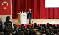 Akdeniz Üniversitesi Rektörü Özkan, öğrencilerle buluştu