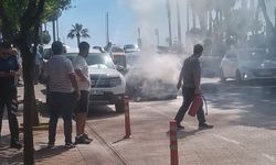 Alanya'da seyir halindeki otomobil yandı