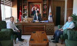 Finike Kaymakamı Çelik, Diyanet Vakfı'na kurban bağışında bulundu