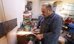 Hatay'da bıçakçılar Kurban Bayramı mesaisine başladı