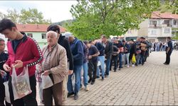 Kaş ilçesinde mahalleli bayram geleneğini yaşatıyor