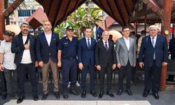 Kumluca'da protokol ve vatandaşlar bayramlaşma töreninde bir araya geldi