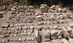Olympos'ta anıtsal mezar ve içerisinde aristokrat bir kadına ait lahit bulundu