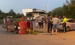 Antalya'da otomobille çarpışan elektrikli motosikletteki aynı aileden 4 kişi yaralandı