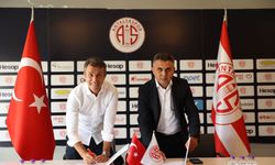 Antalyaspor, teknik direktör Bülent Korkmaz ile sözleşme imzaladı