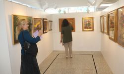 'Gül Mevsimi' sergisi Eğirdir'de sanat severlerin beğenisine sunuldu