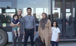 Malatya'da belediye otobüsü şoförü içinde değerli eşyalar bulunan çantayı teslim etti