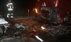Malatya'da tırla çarpışan otomobildeki 3 kişi hayatını kaybetti