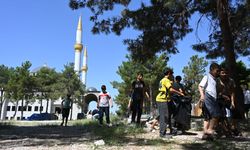 Osmaniye'de Kur'an kursu öğrencileri ormanı temizledi
