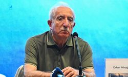 33. Uluslararası Adana Altın Koza Film Festivali'nde 'Sinema ve Toplumsal Hafıza' söyleşisi yapıldı