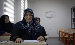 80 yaşında okuma yazma öğrendi