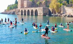 Alanya'da sup üzerinde deniz temizliği yapıldı