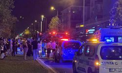 Antalya'da oto galeri dükkanında başlayıp apartmana sıçrayan yangın söndürüldü