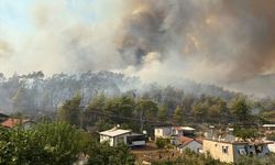 Antalya'nın Kumluca ilçesindeki orman yangınına müdahale ediliyor