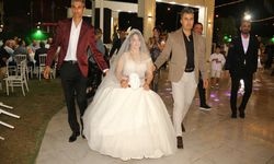 Hatay'da Down sendromlu Pınar'ın gelinlik giyme hayali gerçek oldu