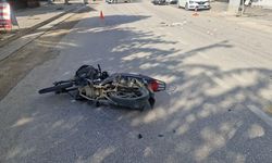 Hatay'da iki motosikletin çarpıştığı kazada sürücüler yaralandı