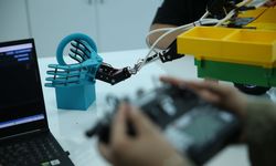 Hatay'da lise öğrencileri tasarladıkları robotla TEKNOFEST'te birincilik hedefliyor