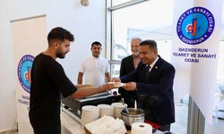 İskenderun Teknik Üniversitesinden yeni öğrencilere künefe ikramı
