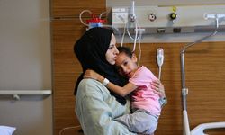 İsrail saldırılarında yaralanan Filistinli Sıla, sağlığına Türkiye'de kavuşacak
