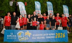 Kumluca'da Zafer Kupası plaj voleybolu turnuvası sona erdi