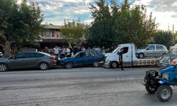Mersin'de zincirleme trafik kazasında 4 araç hasar gördü