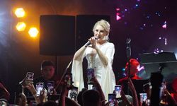 Muazzez Ersoy Manavgat'ta konser verdi