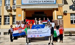 Silifke'de Erasmus kapsamında yabancı öğretmenler öğrencilerle buluştu