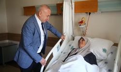 Üç organın birleştiği noktadaki kanserli tümör, hasta uyutulmadan yapılan ameliyatla çıkarıldı