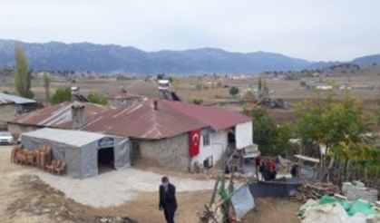 KAHRAMANMARAŞ - Hakkari'deki kazada şehit olan sözleşmeli er Sel'in ailesine şehadet haberi verildi