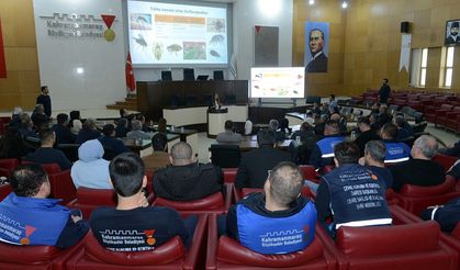 Muhtarlara 'Zararlılarla Etkin Mücadele' Semineri Verildi