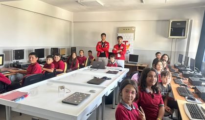 Isparta Aksu'da ortaokul öğrencilerine robotik kodlama eğitimi verildi