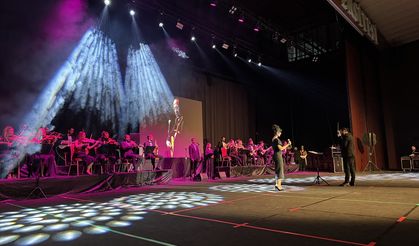 Maarif Orkestrası ve Halk Dansları Topluluğu, Adana'da sanatseverlerle buluştu