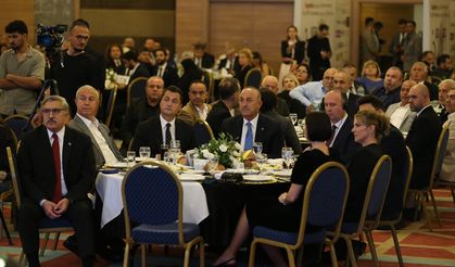 '5. Küresel Başarı Ödülleri' ile 'İsmail Gaspıralı Onur Ödülleri' Antalya'da sahiplerini buldu