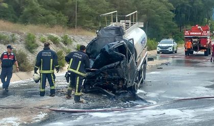 Antalya'da akaryakıt yüklü tankerde çıkan yangın söndürüldü