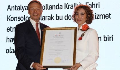 Antalya'da Hollanda'nın 'Kral Günü' etkinlikleri kapsamında tören düzenlendi