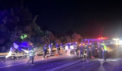 GÜNCELLEME - Burdur'da 4 aracın karıştığı kazada 4 kişi öldü, 11 kişi yaralandı
