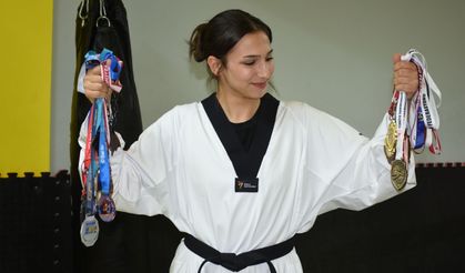 Milli tekvandocu kız kardeşler ve kuzenleri madalya için ter döküyor