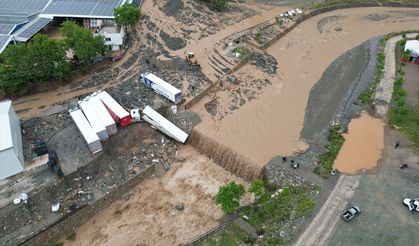 Osmaniye'nin Bahçe ilçesinde sağanak taşkın ve heyelana neden oldu