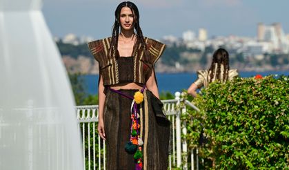 Antalya Fashion Week 2026, 'Yankılanan Yüzeyler' defilesiyle başladı
