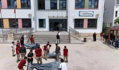 Hekimhan'da öğrenciler yaptıkları maket uçakları sergiledi