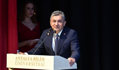 Antalya Bilim Üniversitesi Diş Hekimliği Fakültesi'nde mezuniyet töreni düzenlendi