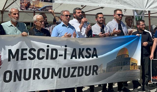 Burdur'da Filistinlilere destek için oturma eylemi yapıldı