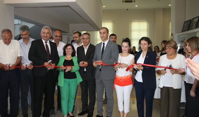 Adana'da "Hayat Boyu Yüreğir" sergisi açıldı