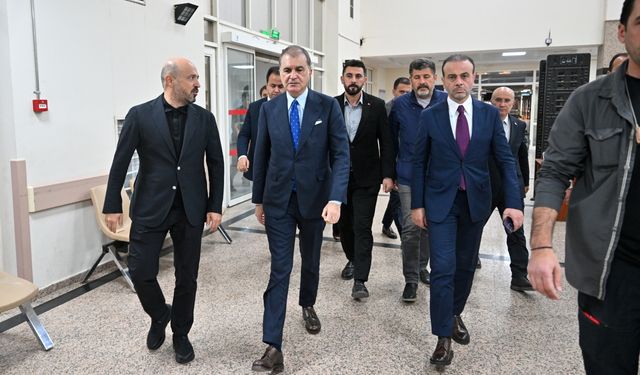 AK Parti Sözcüsü Çelik trafikte çıkan kavgada yaralanan kişinin ailesiyle görüştü