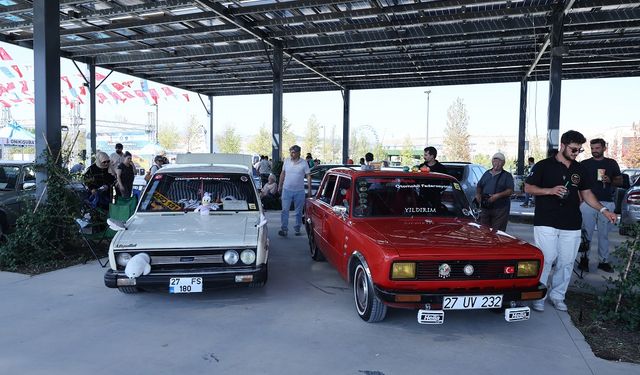 Kahramanmaraş Klasik Otomobil Festivali yoğun ilgi gördü!