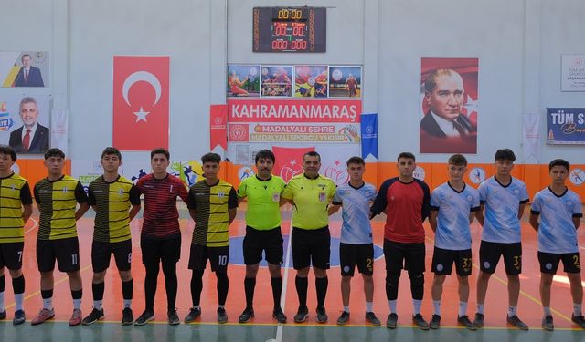 Onikişubat Cumhuriyet Spor Şöleni’nde futsal heyecanı başladı!