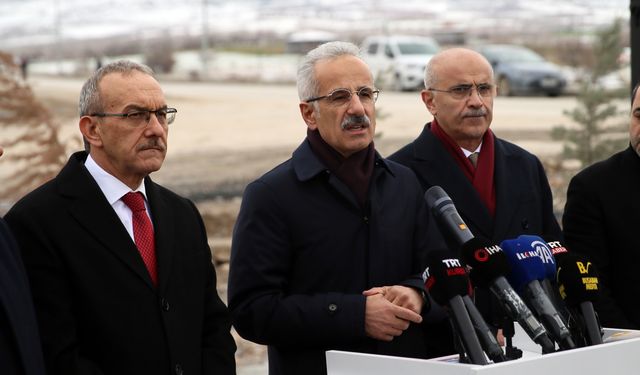 Bakan Uraloğlu'ndan, İstanbul'a 4,5 kilometrelik metro hattı açıklaması: